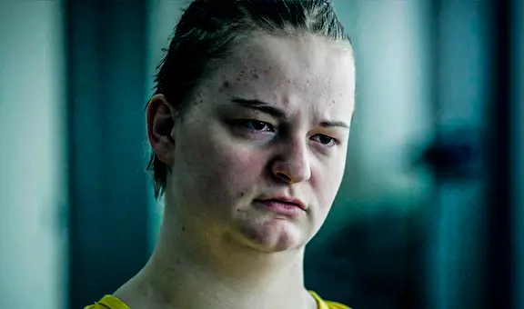 Joven de 18 años fue manipulada por falso "millonario" y terminó matando a su mejor amiga por 9 millones de dólares