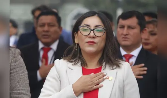 Denuncian que Kelly Portalatino contrató a la hija de su nana en su despacho en el Congreso