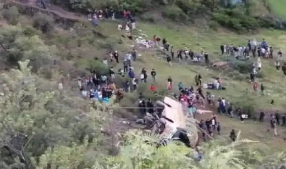 Trágico accidente en Áncash: 3 fallecidos tras caída de bus a abismo en la carretera Sihuas-Chimbote