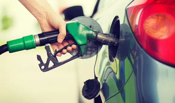 California enfrenta alza del precio de la gasolina para 2025, según estudio de una universidad en USA