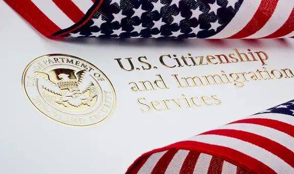 USCIS extiende vigencia del formulario I-9: trabajadoras en Estados Unidos podrán usarlo hasta esta fecha