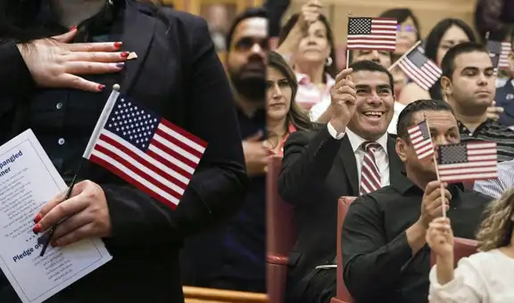 Ciudadanía americana 2025: los 5 principios que un inmigrante se compromete a cumplir en el juramento de lealtad en USA