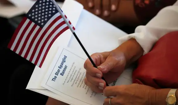 Los 5 motivos por los que un inmigrante en Estados Unidos renunciaría a la ciudadanía americana