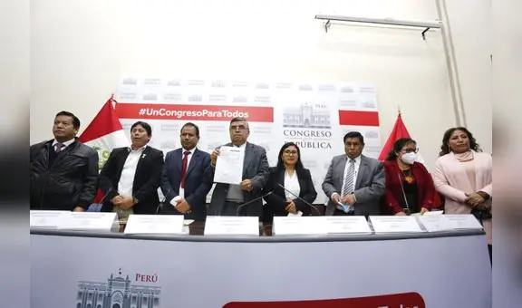 Pleno del Congreso alista nombramiento automático para 24.000 profesores