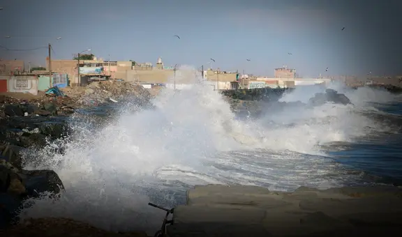 Alerta por peligrosos oleajes en el Callao: desborde del mar peruano afecta la avenida Costanera hasta el 27 de noviembre