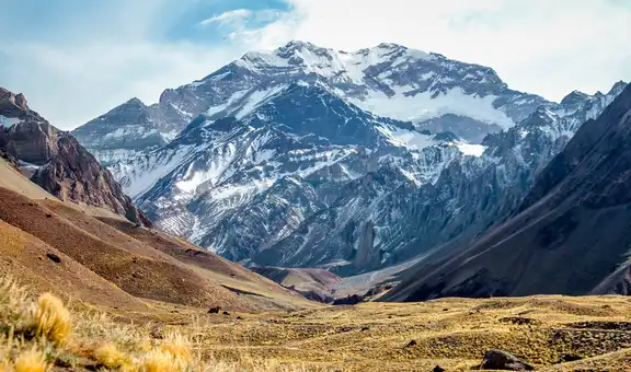 La montaña más alta del mundo después del Himalaya está en Sudamérica: descubre dónde