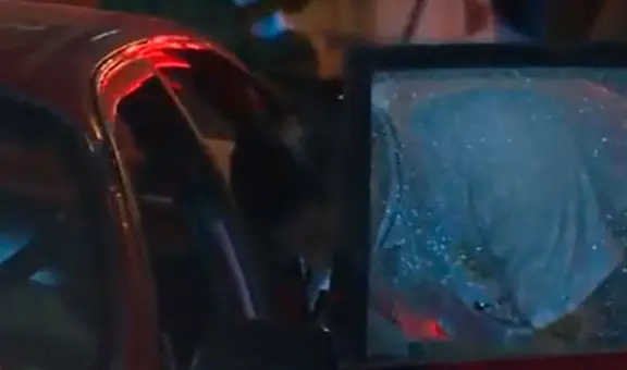 Asesinan a joven de 15 balazos en el Callao cuando se encontraba dentro de su auto