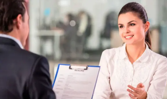 ¿Buscas trabajo? Estas son las 3 palabras claves que aseguran tu éxito en una entrevista laboral, según la psicología