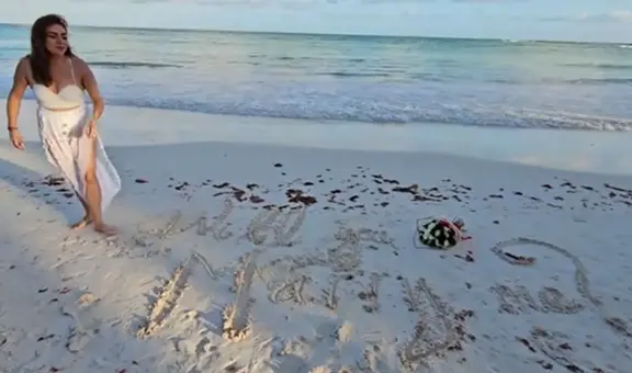 Joven le pidió matrimonio a su novia en inglés, pera ella tiene épica reacción: “¿Merry Christmas?”