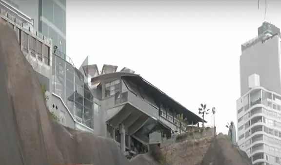 Peligro en Miraflores: alertan derrumbe de terraza en restaurante por filtraciones en acantilado de la Costa Verde