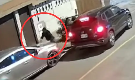 Cámaras de seguridad captan cómo delincuentes armados asaltan a transeúntes de Surquillo y San Isidro