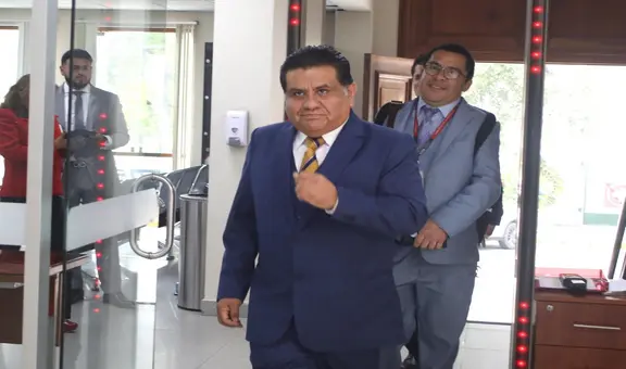 Juan Burgos: Se habría intercambiado favores sexuales por votos en el Congreso