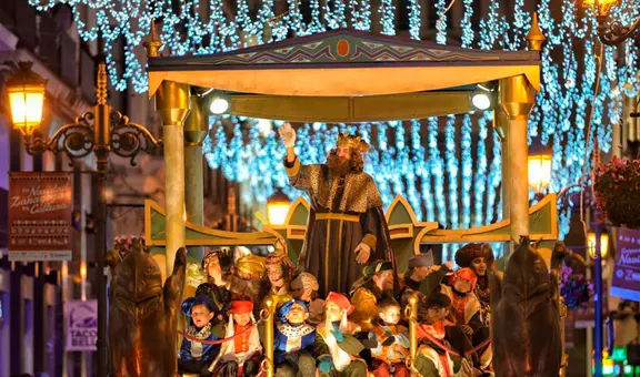 Conoce la cabalgata de Reyes Magos 2025 en Zaragoza: una clásica propuesta navideña en España