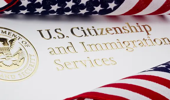 Ciudadanía americana 2025: las tarifas y las opciones de pago para mejorar tu estatus migratorio en USA