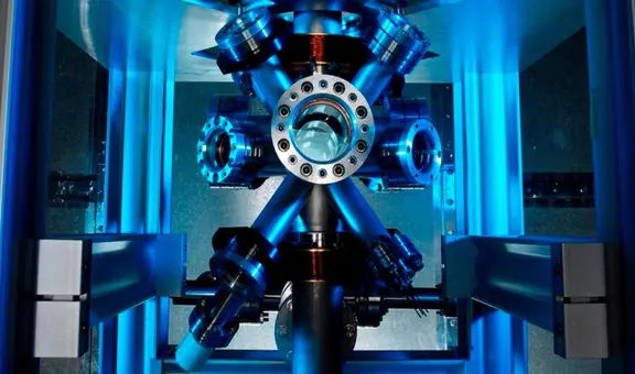 China supera a Estados Unidos y crea un reloj atómico portátil que desafía la supremacía militar mundial