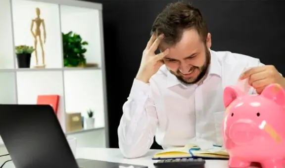 Si tengo deudas con el banco ¿me pueden embargar mi sueldo?