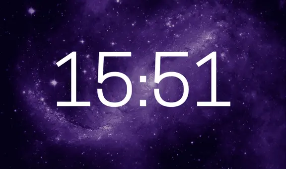 ¿Qué significa ver la hora espejo 15:51 en el reloj?