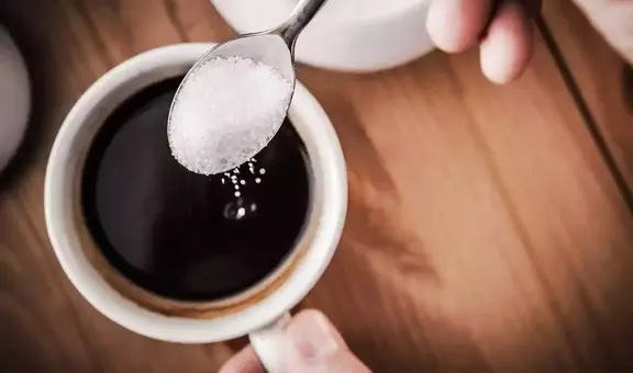 Científicos descubren que el consumo de café reduce el riesgo de demencia pero el azúcar sería un problema