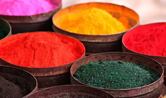 El colorante rojo 3 queda prohibido en EE.UU., pero ¿qué riesgos tienen los demás aditivos?