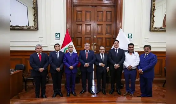 Gobernador Pulgar pide mayor presupuesto y políticas descentralizadas en reunión con el premier