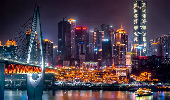 Chongqing, la ciudad más loca del mundo que 'desafía la gravedad' y conquista las redes sociales