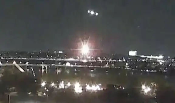 Revelan escalofriante audio de controlador aéreo tras accidente de American Airlines: "Choque, choque, choque, esta es una alerta tres"
