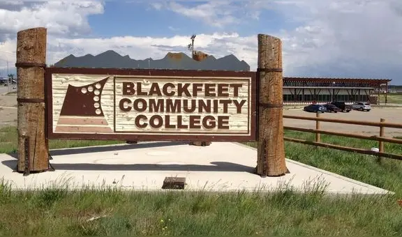 Trump retira financiamiento a universidades tribales y para hispanos: descarta consejo asesor propuesto por Biden