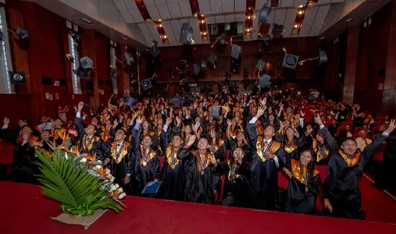 ¿Qué es la Beca 18 y cuántos estudiantes se han beneficiado con este programa estudiantil?