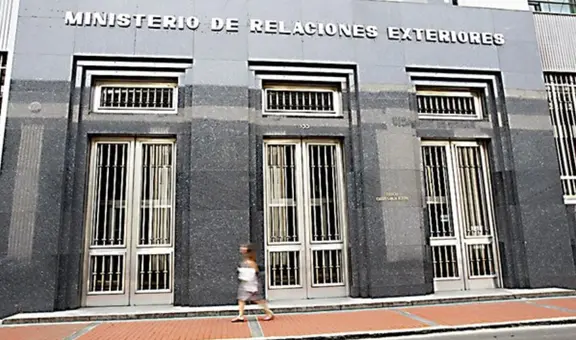 Familia de peruana deportada critica a Cancillería por exigir "certificado de pobreza" para reunirse con su hija