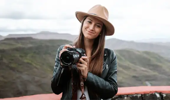 Récord histórico: Lexie Alford, la mujer en Florida que se convirtió en la persona más joven en recorrer el mundo