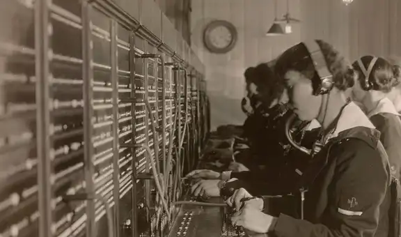 Las primeras mujeres soldado de EE. UU. y operadoras telefónicas que fueron clave en la victoria de la Primera Guerra Mundial