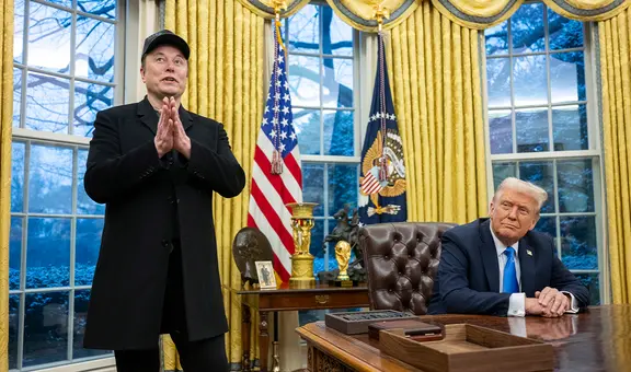Trump firma orden para reducir plantilla de agencias federales en EE. UU. y otorga más poder al DOGE de Elon Musk