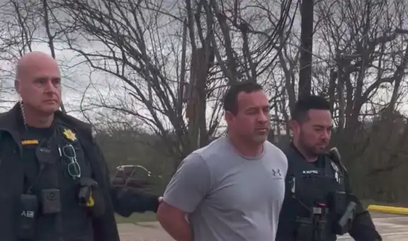 Exmaestro y voluntario de iglesia fue arrestado en Texas, acusado de solicitar relaciones sexuales a una menor de edad