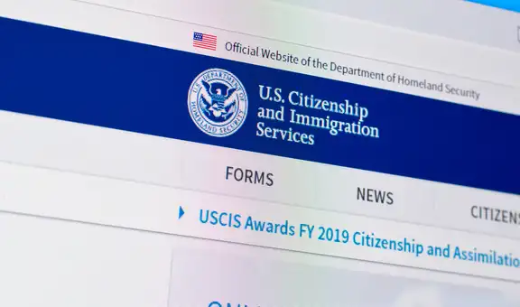 Atención, inmigrante en Estados Unidos: conoce cómo crear una cuenta de USCIS en línea este 2025