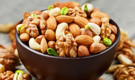El fruto seco rico en fibra que pocos conocen, pero regula el azúcar en sangre y combate la diabetes: ni las almendras ni las nueces