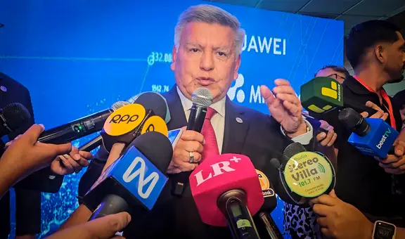 César Acuña justifica su presencia en la UCV y se deslinda de la crisis de seguridad en Trujillo: "¿Qué podría hacer si hay un asalto?"