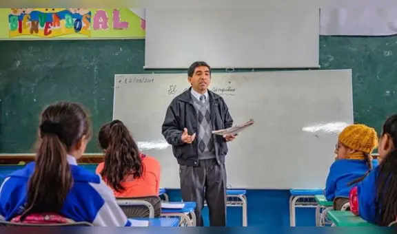 Congreso decide hoy si otorga 2 años de plazo adicional a profesores sin título que enseñan en escuelas privadas