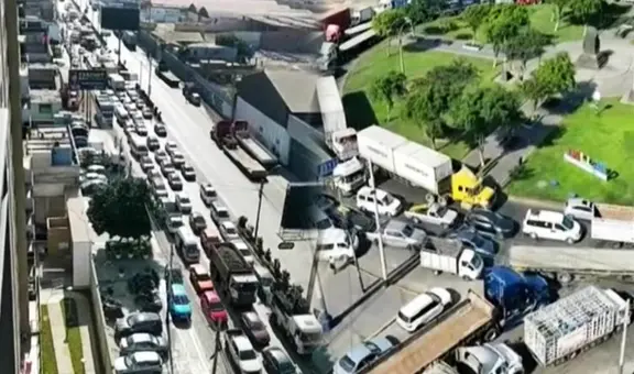 Callao: tráfico intenso por cierre de Av. Morales Duárez deja conductores varados por más de dos horas