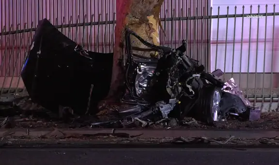 Trágico accidente en Arizona: vehículo se parte en dos tras chocar contra un árbol y deja un muerto en Phoenix