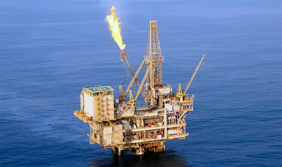 Descubren más reservas de petróleo y gas en el yacimiento más grande del mundo: es más extenso de lo que se creía