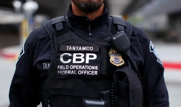 Oficiales de CBP en Texas descubren cargamento millonario de metanfetamina oculto en un vehículo durante una inspección rutinaria