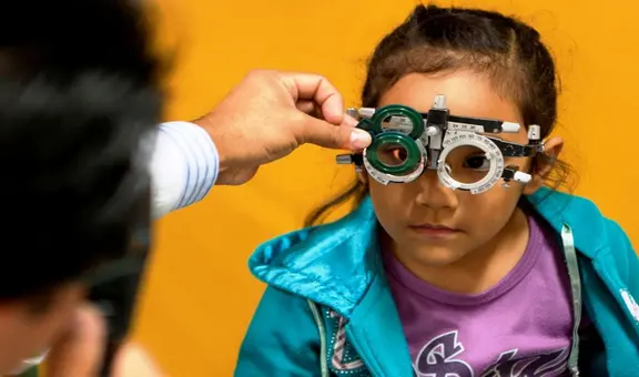 Protege la vista de los escolares: consejos clave para un regreso a clases saludables