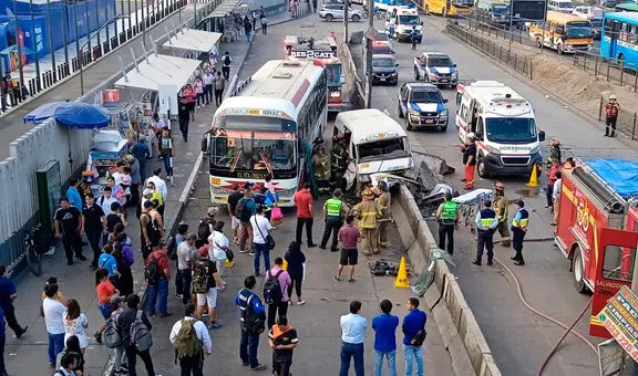 Grave accidente frente a Mega Plaza: combi choca contra muro en la Panamericana Norte y deja 11 heridos