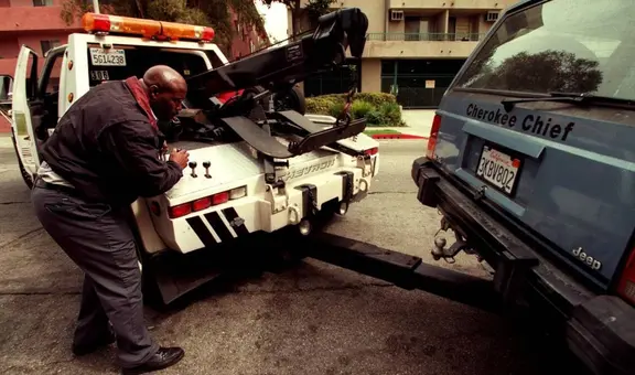 Atención, conductores de Los Ángeles: por estas razones podrían remolcar tu vehículo en 2025