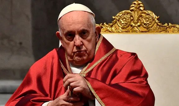 Papa Francisco sufrió "dos episodios de insuficiencia respiratoria aguda", informa el Vaticano