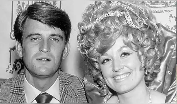 Muere Carl Dean: quién era el esposo de Dolly Parton que inspiró su éxito 'Jolene' y qué tradición compartían juntos