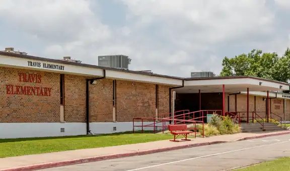 Texas: maestros de Greenville fueron suspendidos después que alumnos se hicieran tatuajes con la misma aguja