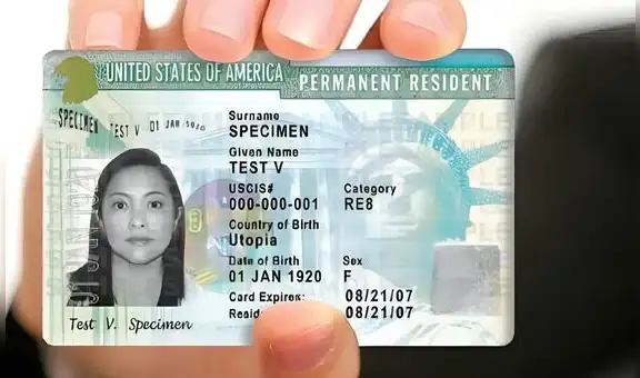 Atención, inmigrantes con Green Card: USCIS advierte que podrían multarte o llevarte a la cárcel si no portas la tarjeta verde