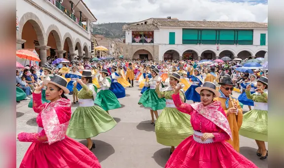 Miles de ayacuchanos vivieron y disfrutaron del impresionante Carnaval Ayacuchano 2025