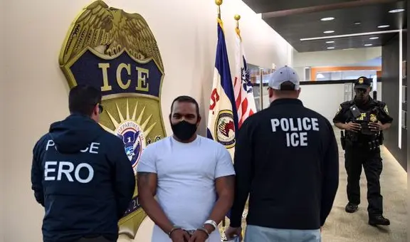 Redadas de ICE: inmigrante de República Dominicana es deportado de Estados Unidos por cuarta vez